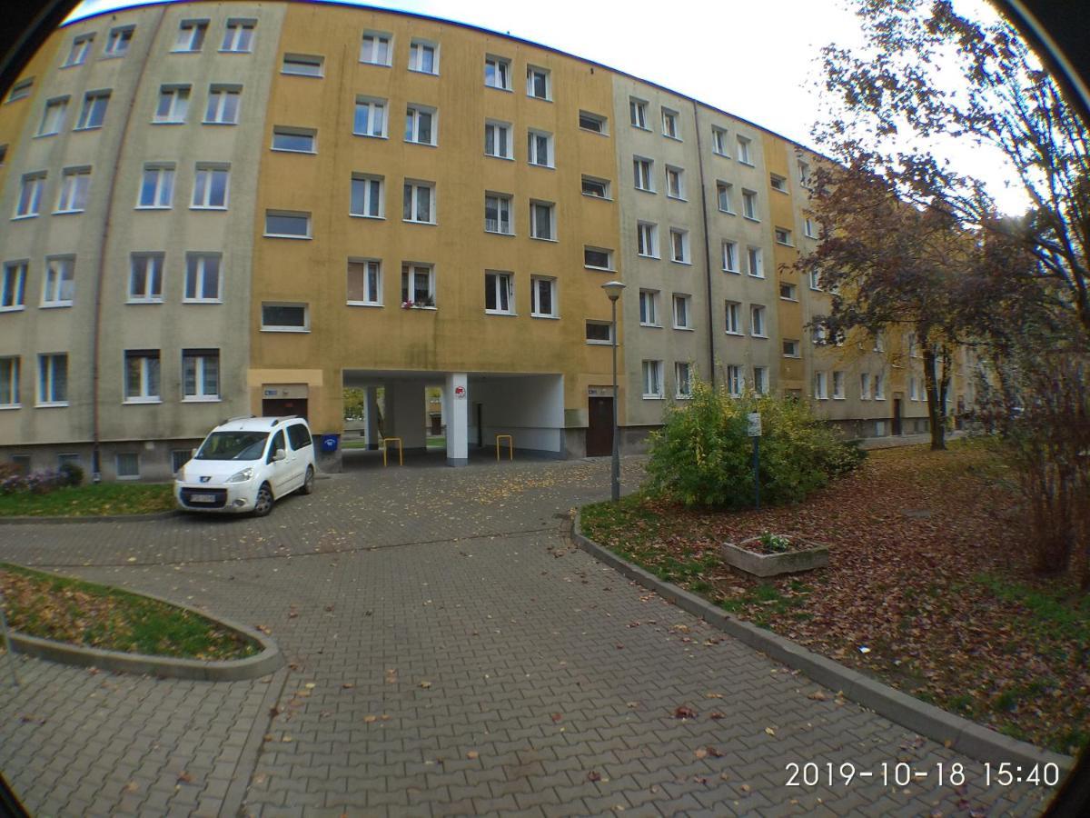 2120 Przyjazni 4 - Tanie Pokoje - Samodzielne Zameldowanie - Self Check In Apartment Poznan Exterior photo